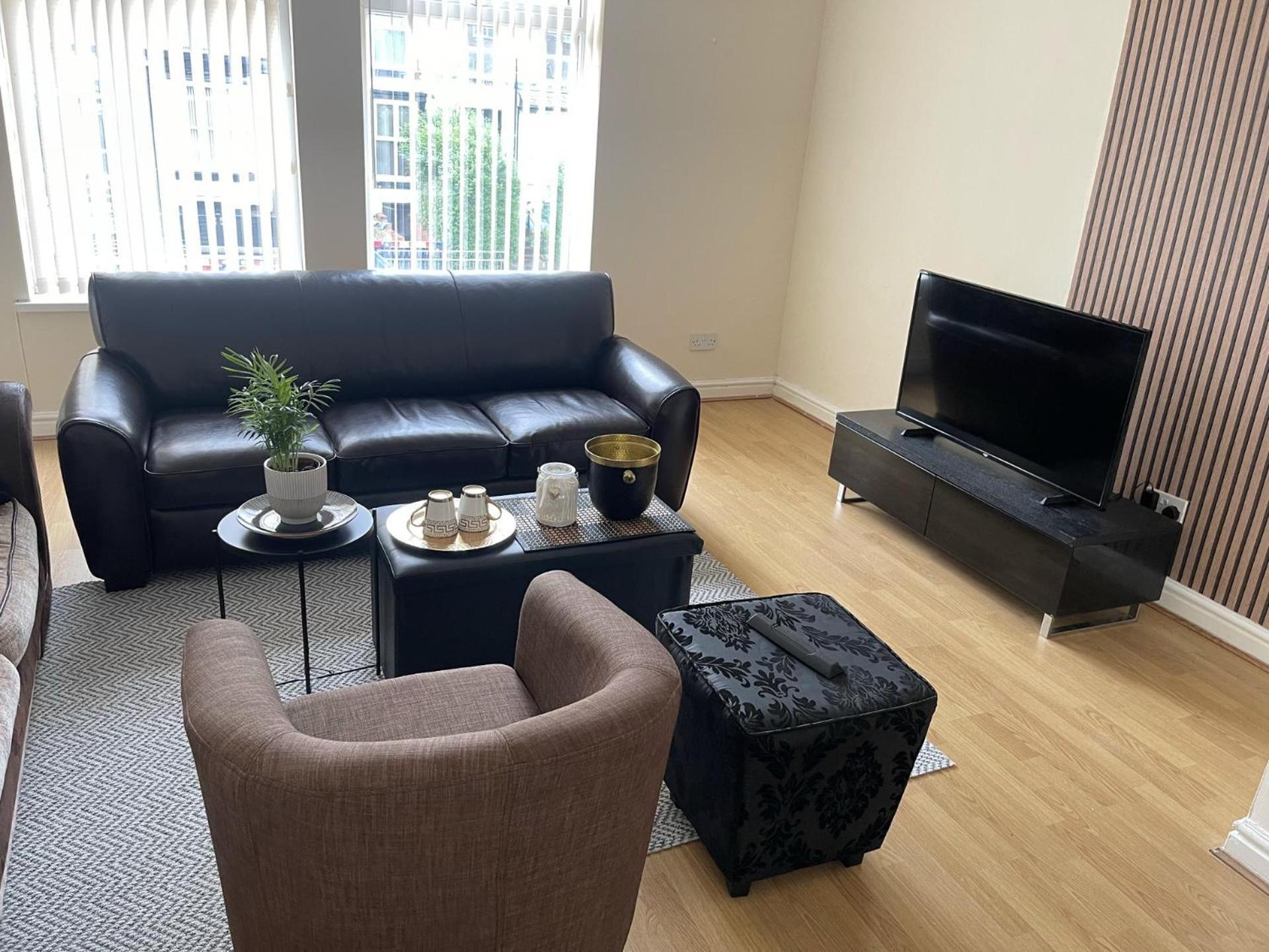 Stylish 1-Bed Apt - Sleeps 4 - Parking - Wifi Манчестер Екстер'єр фото